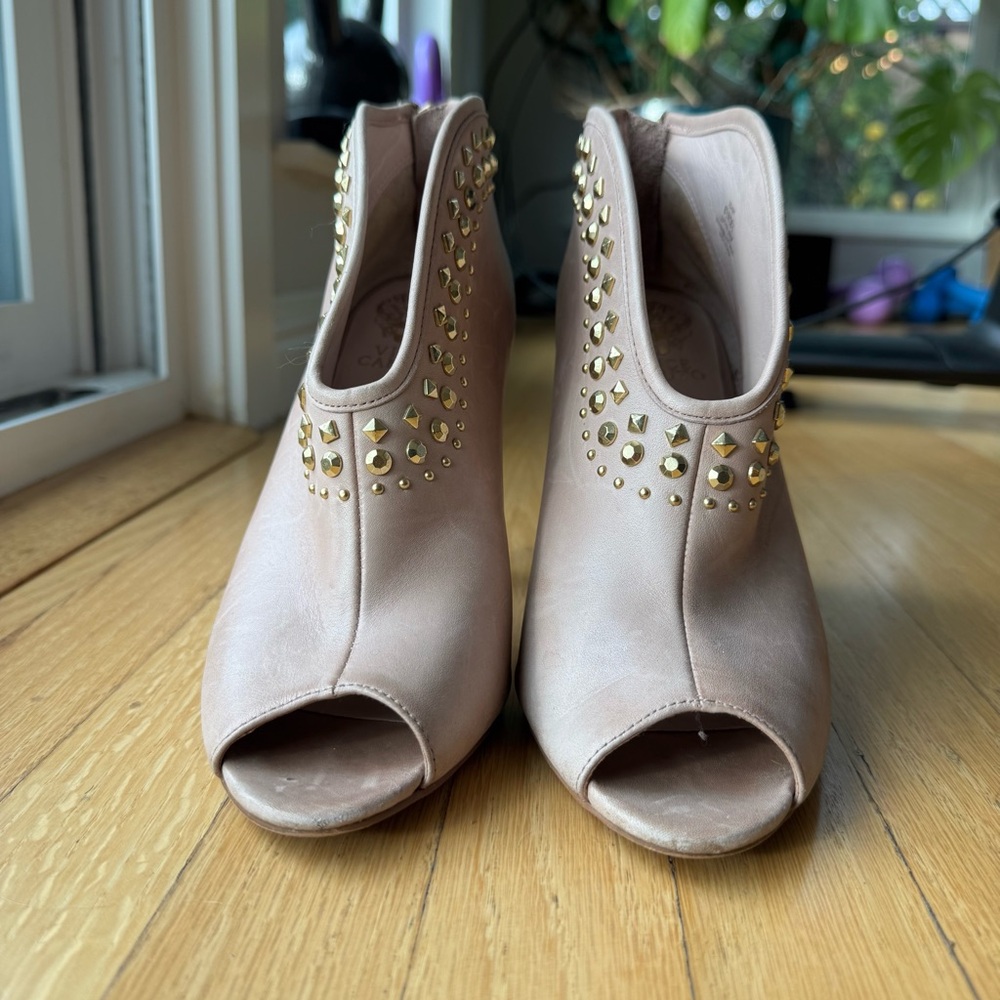 Vince Camuto Vo-Amy Gold Studded Leather Open Toe Booties , size 8.5 - Picture 4 of 8